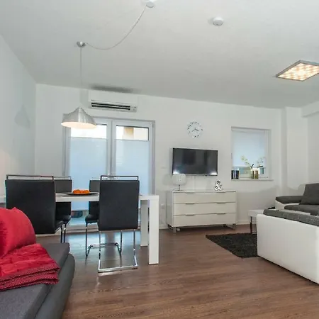 Arena 5-stars Premium-accommodation Apartman *