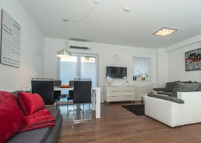 Arena 5-stars Premium-accommodation Апартаменти *